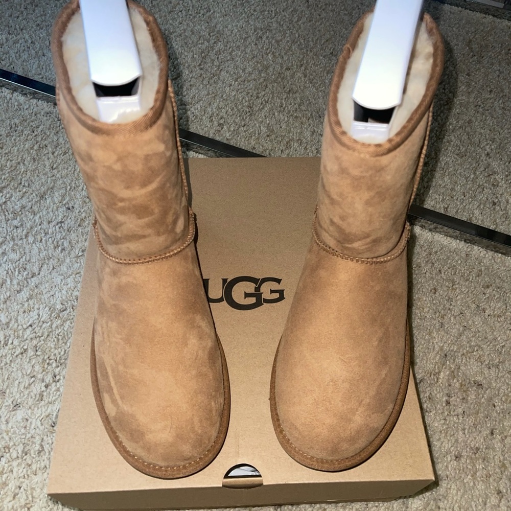 UGG Classic Short II Boot Size 8